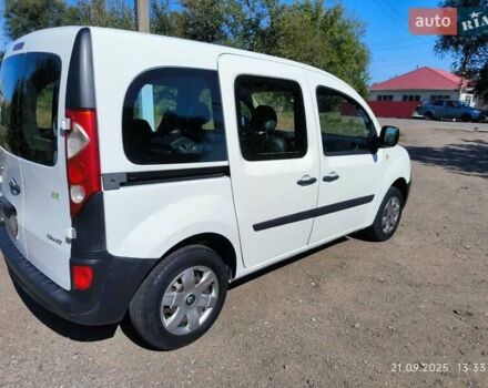 Белый Рено Кенгу, объемом двигателя 1.5 л и пробегом 183 тыс. км за 7700 $, фото 4 на Automoto.ua