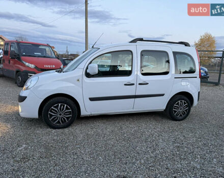 Рено Кенгу 2011 в Калуше на Automoto.ua Белый Рено Кенгу, объемом двигателя 1.5 л и пробегом 300 тыс. км за 7750 $, фото 2 на Automoto.ua
