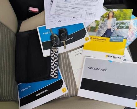 Белый Рено Кенгу, объемом двигателя 1.5 л и пробегом 195 тыс. км за 7929 $, фото 60 на Automoto.ua