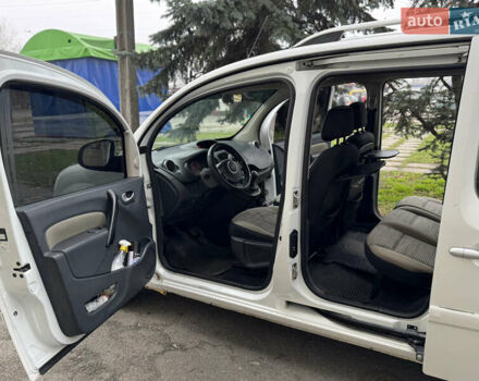 Белый Рено Кенгу, объемом двигателя 1.5 л и пробегом 329 тыс. км за 5199 $, фото 8 на Automoto.ua