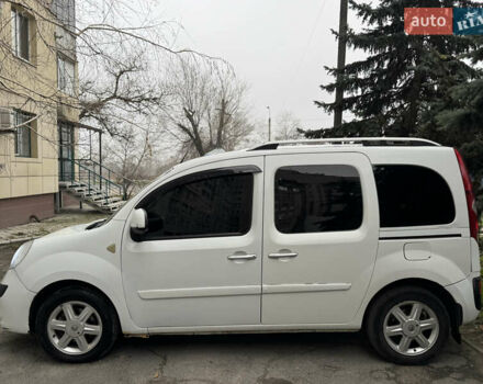 Белый Рено Кенгу, объемом двигателя 1.5 л и пробегом 329 тыс. км за 5199 $, фото 7 на Automoto.ua