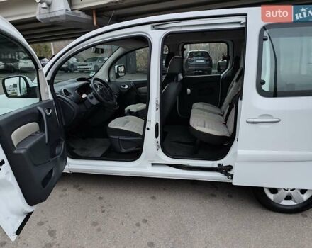 Белый Рено Кенгу, объемом двигателя 1.5 л и пробегом 195 тыс. км за 7929 $, фото 20 на Automoto.ua