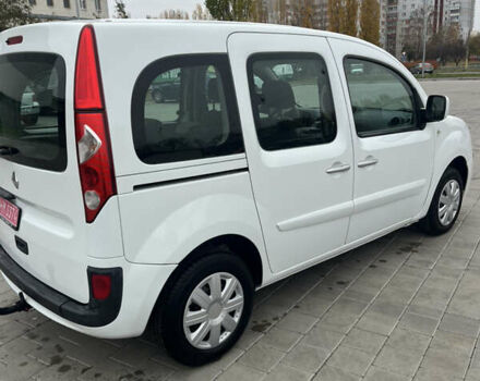 Белый Рено Кенгу, объемом двигателя 1.6 л и пробегом 227 тыс. км за 7700 $, фото 2 на Automoto.ua