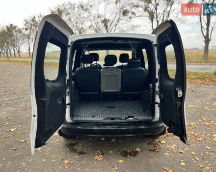 Белый Рено Кенгу, объемом двигателя 1.5 л и пробегом 288 тыс. км за 6350 $, фото 29 на Automoto.ua