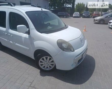 Белый Рено Кенгу, объемом двигателя 1.6 л и пробегом 228 тыс. км за 6700 $, фото 8 на Automoto.ua