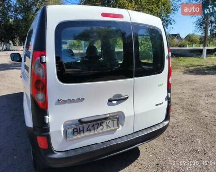 Белый Рено Кенгу, объемом двигателя 1.5 л и пробегом 183 тыс. км за 7700 $, фото 9 на Automoto.ua