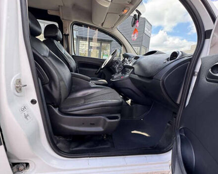 Белый Рено Кенгу, объемом двигателя 1.46 л и пробегом 290 тыс. км за 6999 $, фото 15 на Automoto.ua