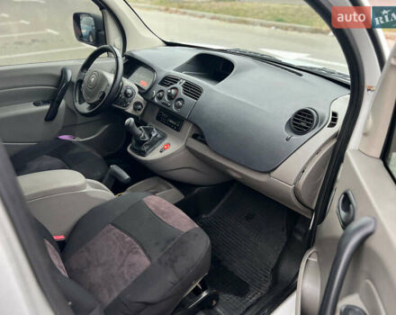 Білий Рено Кєнгу, об'ємом двигуна 1.46 л та пробігом 218 тис. км за 5800 $, фото 10 на Automoto.ua