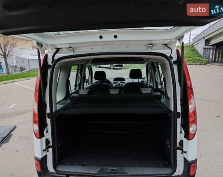 Белый Рено Кенгу, объемом двигателя 1.5 л и пробегом 195 тыс. км за 7929 $, фото 24 на Automoto.ua