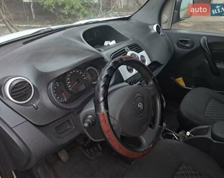 Белый Рено Кенгу, объемом двигателя 1.5 л и пробегом 260 тыс. км за 5200 $, фото 2 на Automoto.ua