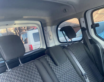 Белый Рено Кенгу, объемом двигателя 1.5 л и пробегом 223 тыс. км за 7600 $, фото 17 на Automoto.ua