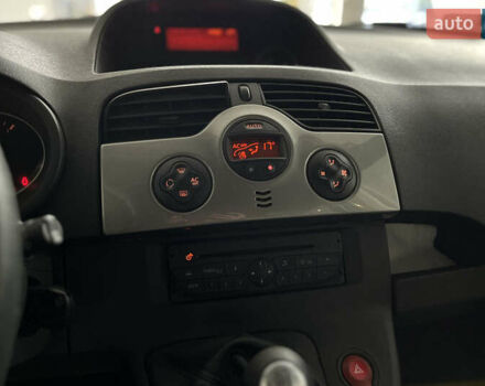 Рено Кєнгу 2011 у Львові на Automoto.ua Білий Рено Кєнгу, об'ємом двигуна 1.46 л та пробігом 230 тис. км за 8000 $, фото 16 на Automoto.ua