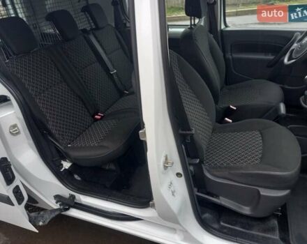 Белый Рено Кенгу, объемом двигателя 1.5 л и пробегом 180 тыс. км за 8999 $, фото 13 на Automoto.ua
