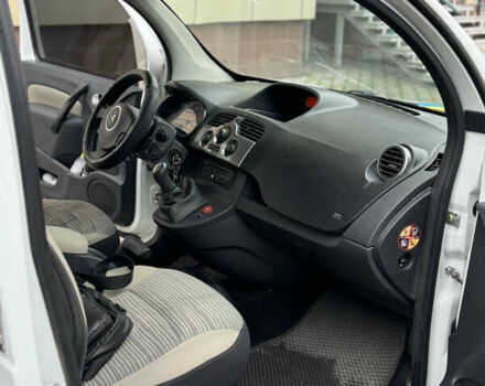 Белый Рено Кенгу, объемом двигателя 1.5 л и пробегом 329 тыс. км за 5199 $, фото 14 на Automoto.ua