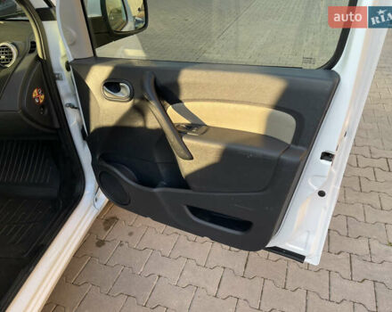 Білий Рено Кєнгу, об'ємом двигуна 1.5 л та пробігом 223 тис. км за 7750 $, фото 13 на Automoto.ua