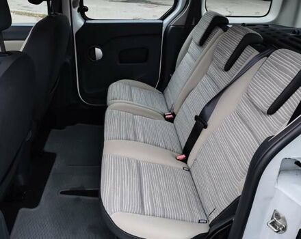 Белый Рено Кенгу, объемом двигателя 1.5 л и пробегом 195 тыс. км за 7929 $, фото 22 на Automoto.ua