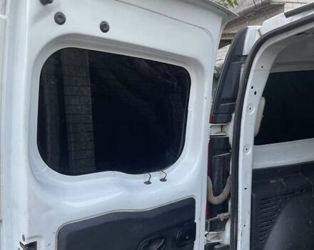 Белый Рено Кенгу, объемом двигателя 1.5 л и пробегом 350 тыс. км за 6050 $, фото 14 на Automoto.ua