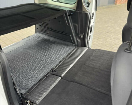 Белый Рено Кенгу, объемом двигателя 1.5 л и пробегом 270 тыс. км за 6499 $, фото 12 на Automoto.ua