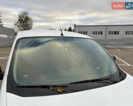 Белый Рено Кенгу, объемом двигателя 1.46 л и пробегом 179 тыс. км за 5150 $, фото 10 на Automoto.ua