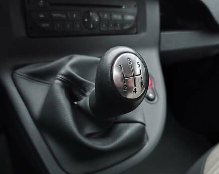 Белый Рено Кенгу, объемом двигателя 1.5 л и пробегом 195 тыс. км за 7929 $, фото 47 на Automoto.ua