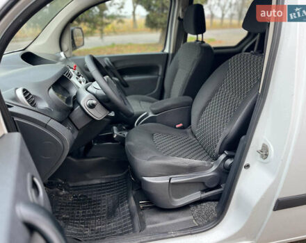 Белый Рено Кенгу, объемом двигателя 1.5 л и пробегом 288 тыс. км за 6350 $, фото 21 на Automoto.ua