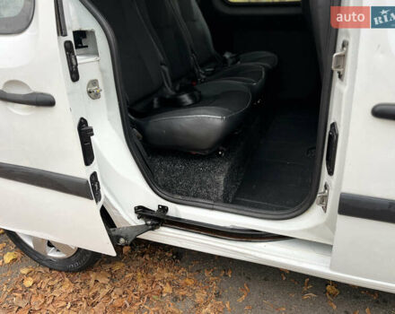 Белый Рено Кенгу, объемом двигателя 1.5 л и пробегом 288 тыс. км за 6350 $, фото 33 на Automoto.ua