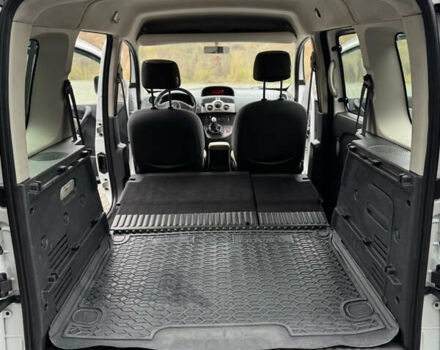 Белый Рено Кенгу, объемом двигателя 1.5 л и пробегом 270 тыс. км за 6499 $, фото 13 на Automoto.ua