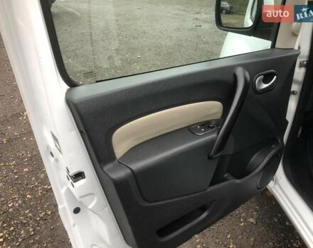 Белый Рено Кенгу, объемом двигателя 1.5 л и пробегом 189 тыс. км за 7650 $, фото 11 на Automoto.ua