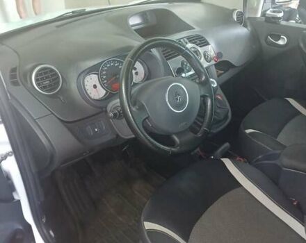 Белый Рено Кенгу, объемом двигателя 1.6 л и пробегом 228 тыс. км за 6700 $, фото 12 на Automoto.ua