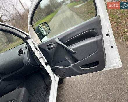 Білий Рено Кєнгу, об'ємом двигуна 1.5 л та пробігом 288 тис. км за 6300 $, фото 34 на Automoto.ua