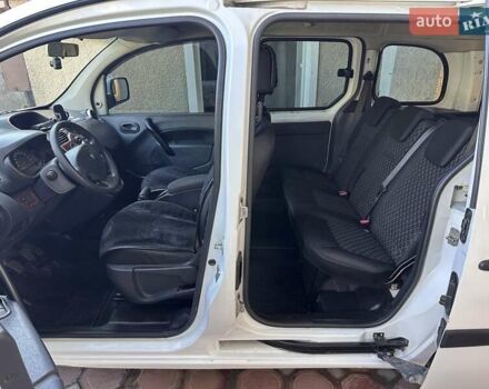 Белый Рено Кенгу, объемом двигателя 1.46 л и пробегом 243 тыс. км за 8600 $, фото 20 на Automoto.ua