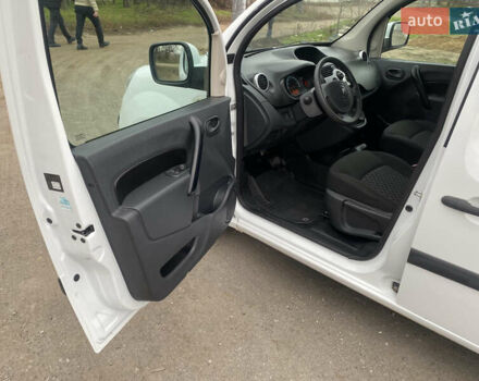 Білий Рено Кєнгу, об'ємом двигуна 0 л та пробігом 87 тис. км за 6499 $, фото 11 на Automoto.ua