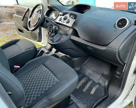 Белый Рено Кенгу, объемом двигателя 0 л и пробегом 29 тыс. км за 4999 $, фото 18 на Automoto.ua