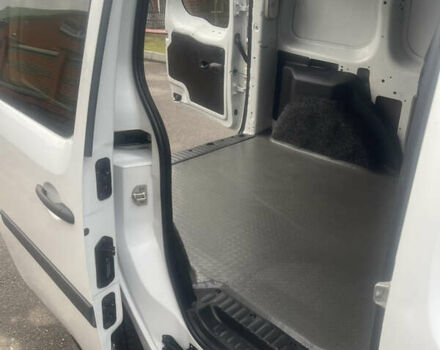 Белый Рено Кенгу, объемом двигателя 1.5 л и пробегом 202 тыс. км за 6400 $, фото 20 на Automoto.ua