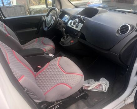 Белый Рено Кенгу, объемом двигателя 1.5 л и пробегом 230 тыс. км за 8200 $, фото 3 на Automoto.ua