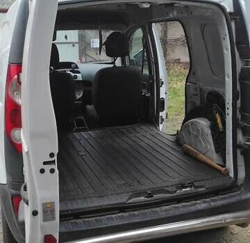 Белый Рено Кенгу, объемом двигателя 1.46 л и пробегом 372 тыс. км за 5300 $, фото 8 на Automoto.ua