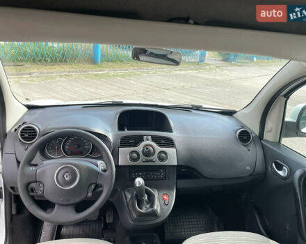 Белый Рено Кенгу, объемом двигателя 1.5 л и пробегом 216 тыс. км за 8300 $, фото 14 на Automoto.ua