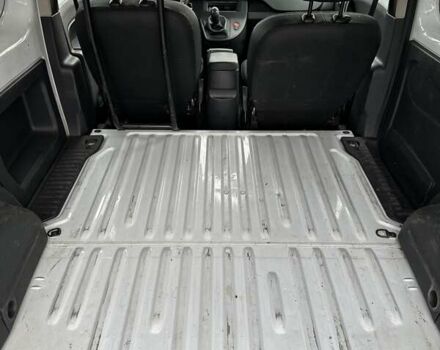 Белый Рено Кенгу, объемом двигателя 1.6 л и пробегом 161 тыс. км за 4600 $, фото 12 на Automoto.ua