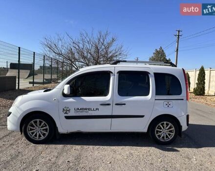 Белый Рено Кенгу, объемом двигателя 1.46 л и пробегом 243 тыс. км за 8600 $, фото 2 на Automoto.ua