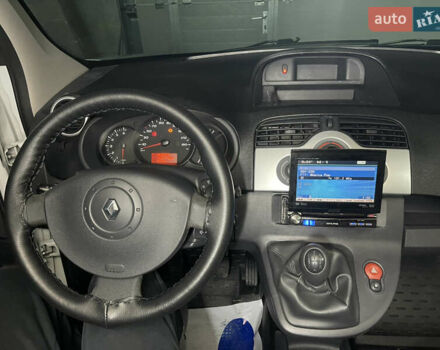 Белый Рено Кенгу, объемом двигателя 1.5 л и пробегом 202 тыс. км за 6400 $, фото 33 на Automoto.ua