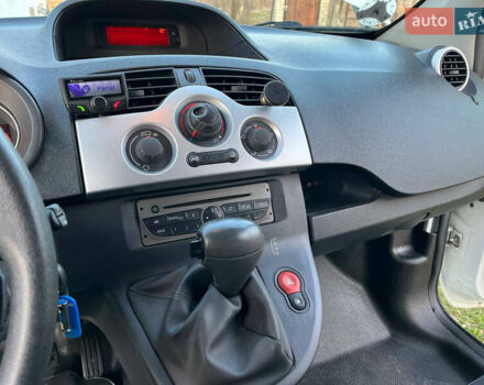 Белый Рено Кенгу, объемом двигателя 0 л и пробегом 29 тыс. км за 4999 $, фото 20 на Automoto.ua