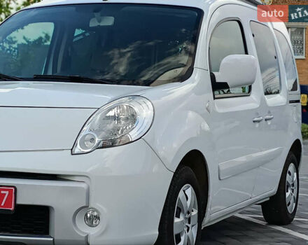 Білий Рено Кєнгу, об'ємом двигуна 1.6 л та пробігом 224 тис. км за 7999 $, фото 4 на Automoto.ua