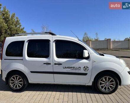 Белый Рено Кенгу, объемом двигателя 1.46 л и пробегом 243 тыс. км за 8600 $, фото 4 на Automoto.ua