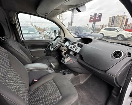 Белый Рено Кенгу, объемом двигателя 1.6 л и пробегом 161 тыс. км за 4600 $, фото 17 на Automoto.ua