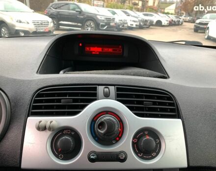 Белый Рено Кенгу, объемом двигателя 1.5 л и пробегом 260 тыс. км за 7490 $, фото 26 на Automoto.ua