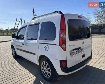 Белый Рено Кенгу, объемом двигателя 1.46 л и пробегом 243 тыс. км за 8600 $, фото 6 на Automoto.ua