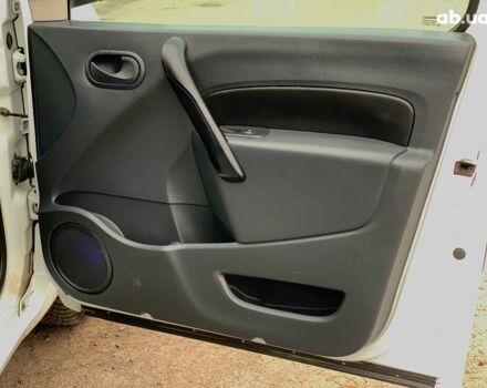 Белый Рено Кенгу, объемом двигателя 1.5 л и пробегом 260 тыс. км за 7490 $, фото 17 на Automoto.ua