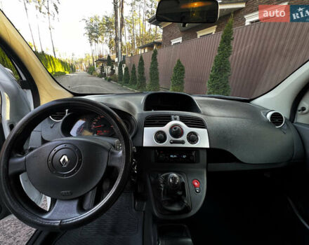 Белый Рено Кенгу, объемом двигателя 1.5 л и пробегом 188 тыс. км за 4950 $, фото 10 на Automoto.ua