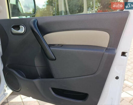 Білий Рено Кєнгу, об'ємом двигуна 1.6 л та пробігом 224 тис. км за 7999 $, фото 22 на Automoto.ua