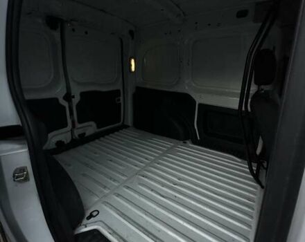 Белый Рено Кенгу, объемом двигателя 1.6 л и пробегом 161 тыс. км за 4600 $, фото 13 на Automoto.ua